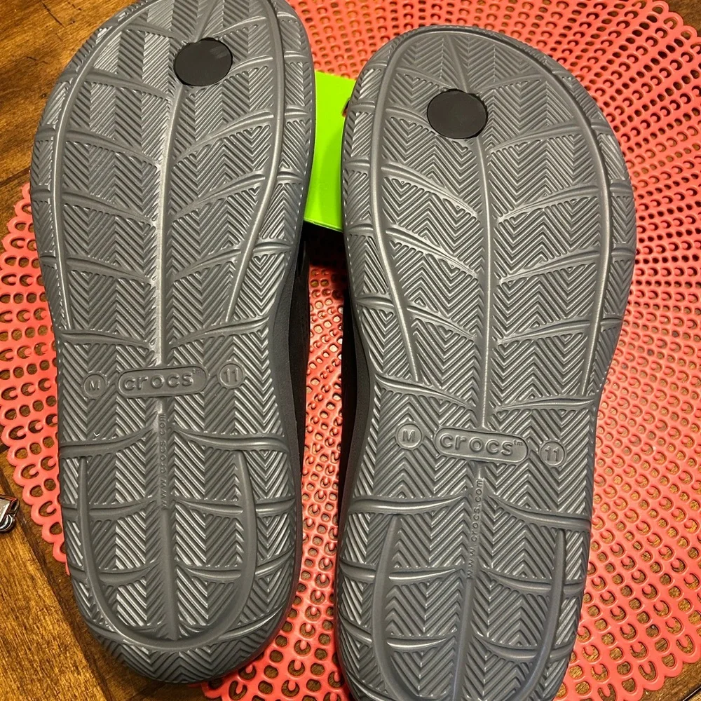 Crocs - Picture 2 of 3